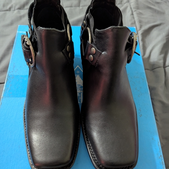 John Fluevog Black Leather Ankle Boots - Picture 1 of 8